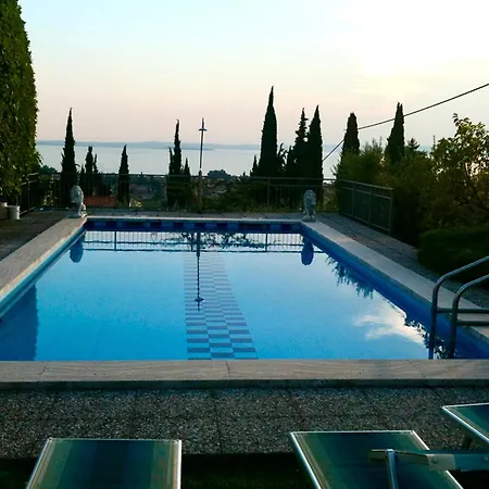 Daire Poli Villa's *